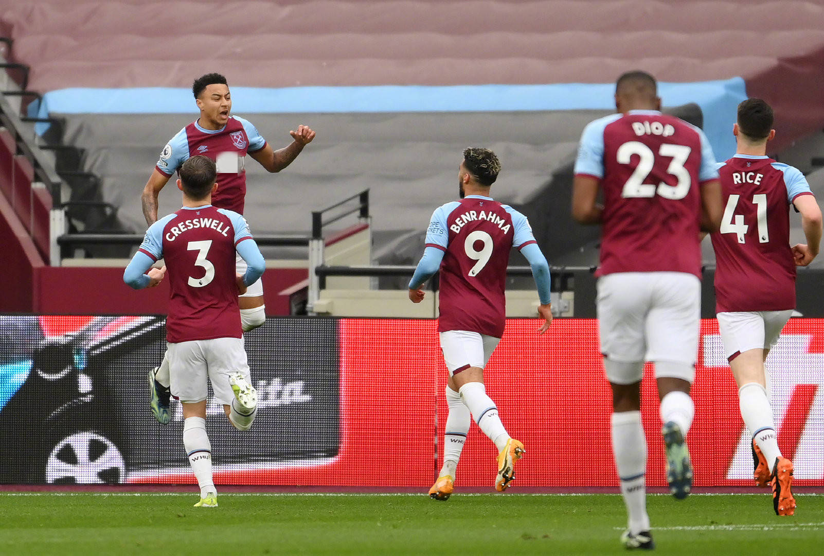 并成功打入 并成功打入